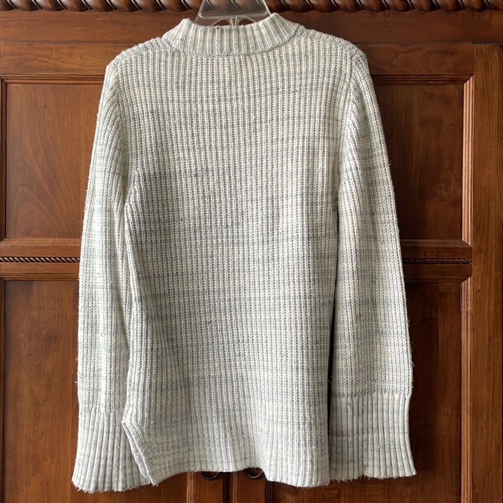 Splendid Sweater - Picture 6 of 9